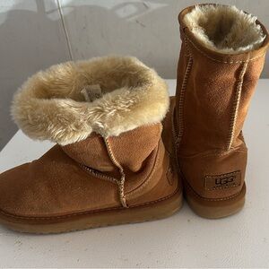 Ugg boots girls size 5